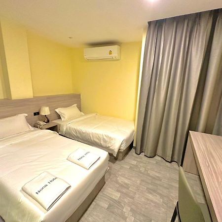 Nona Hotel, Bangkok Makkaszan Kültér fotó