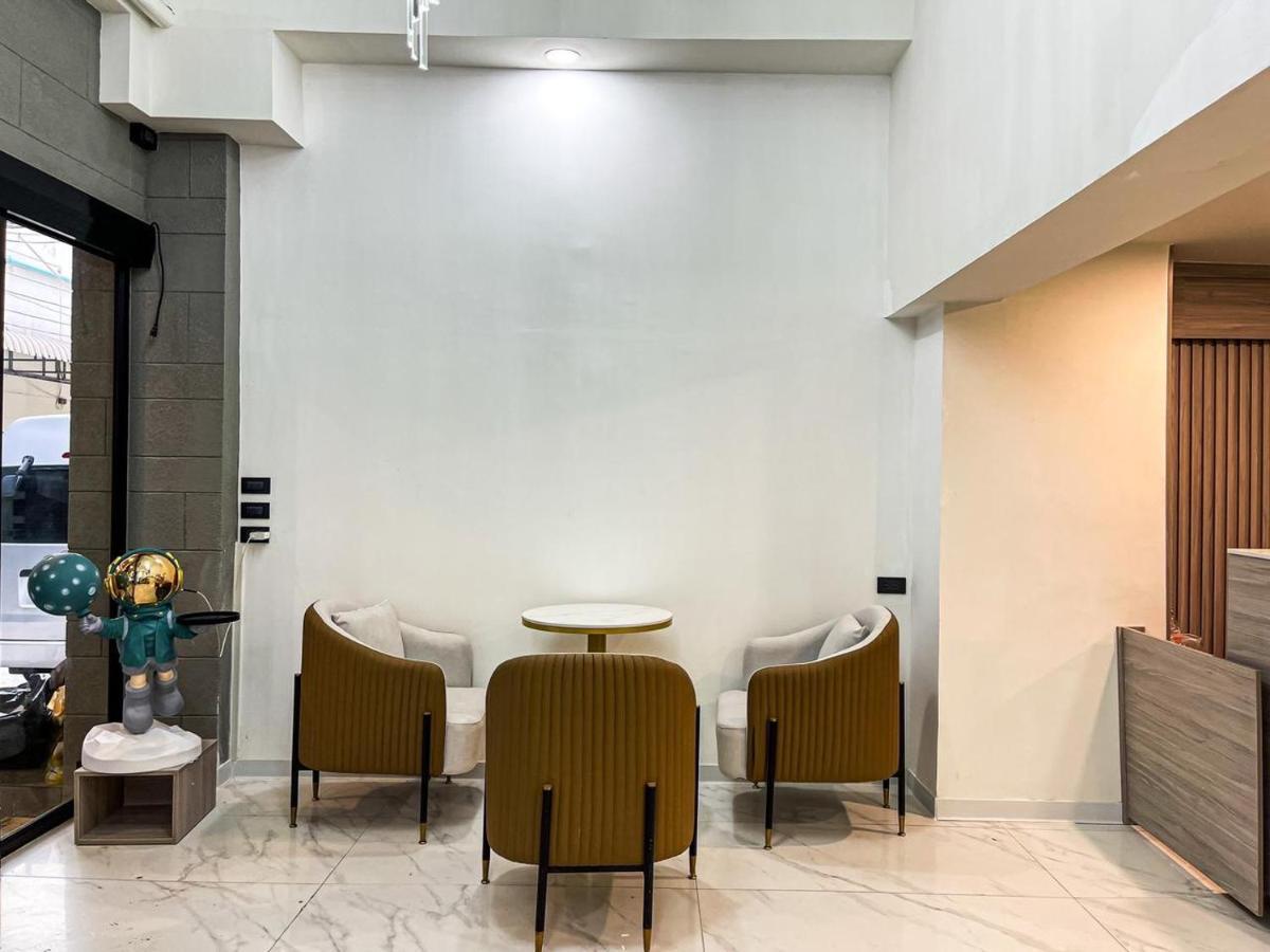 Nona Hotel, Bangkok Makkaszan Kültér fotó