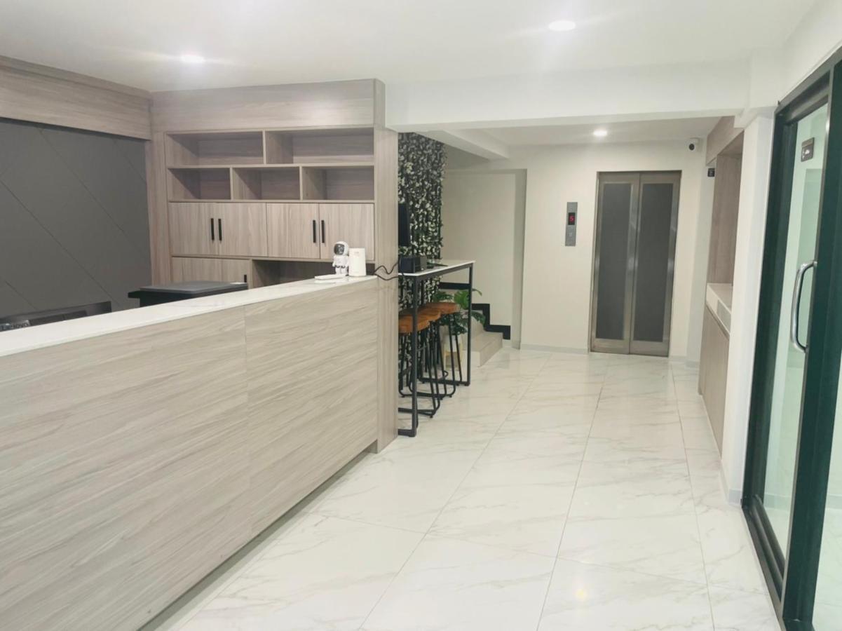 Nona Hotel, Bangkok Makkaszan Kültér fotó