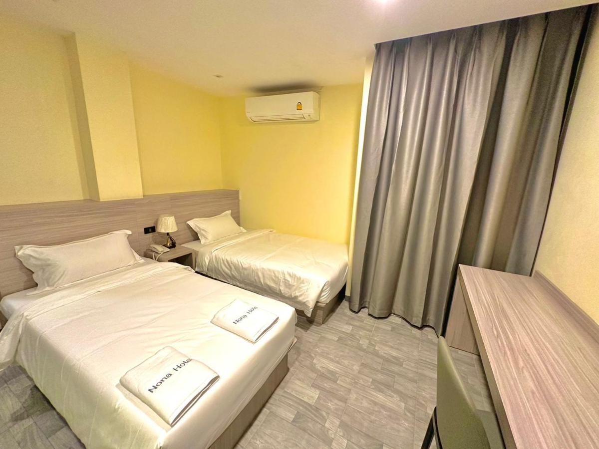 Nona Hotel, Bangkok Makkaszan Kültér fotó