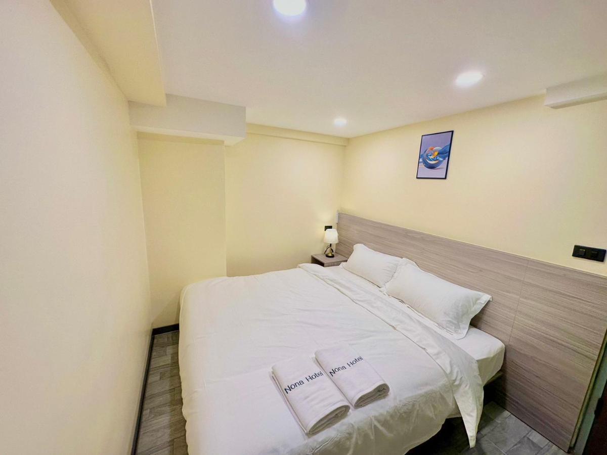 Nona Hotel, Bangkok Makkaszan Kültér fotó